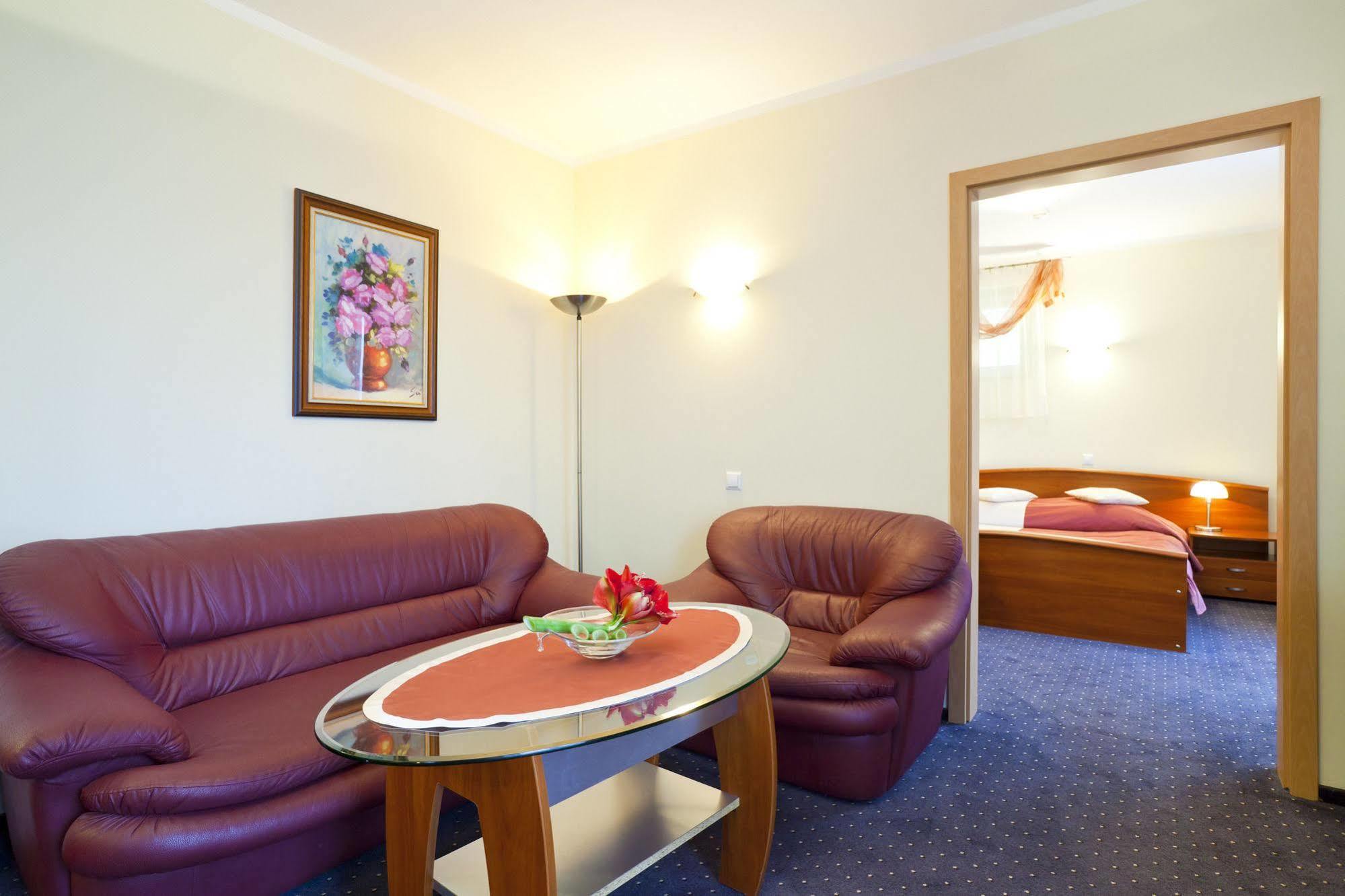 Best Western Plus Hotel Rzeszow City Center Exterior photo
