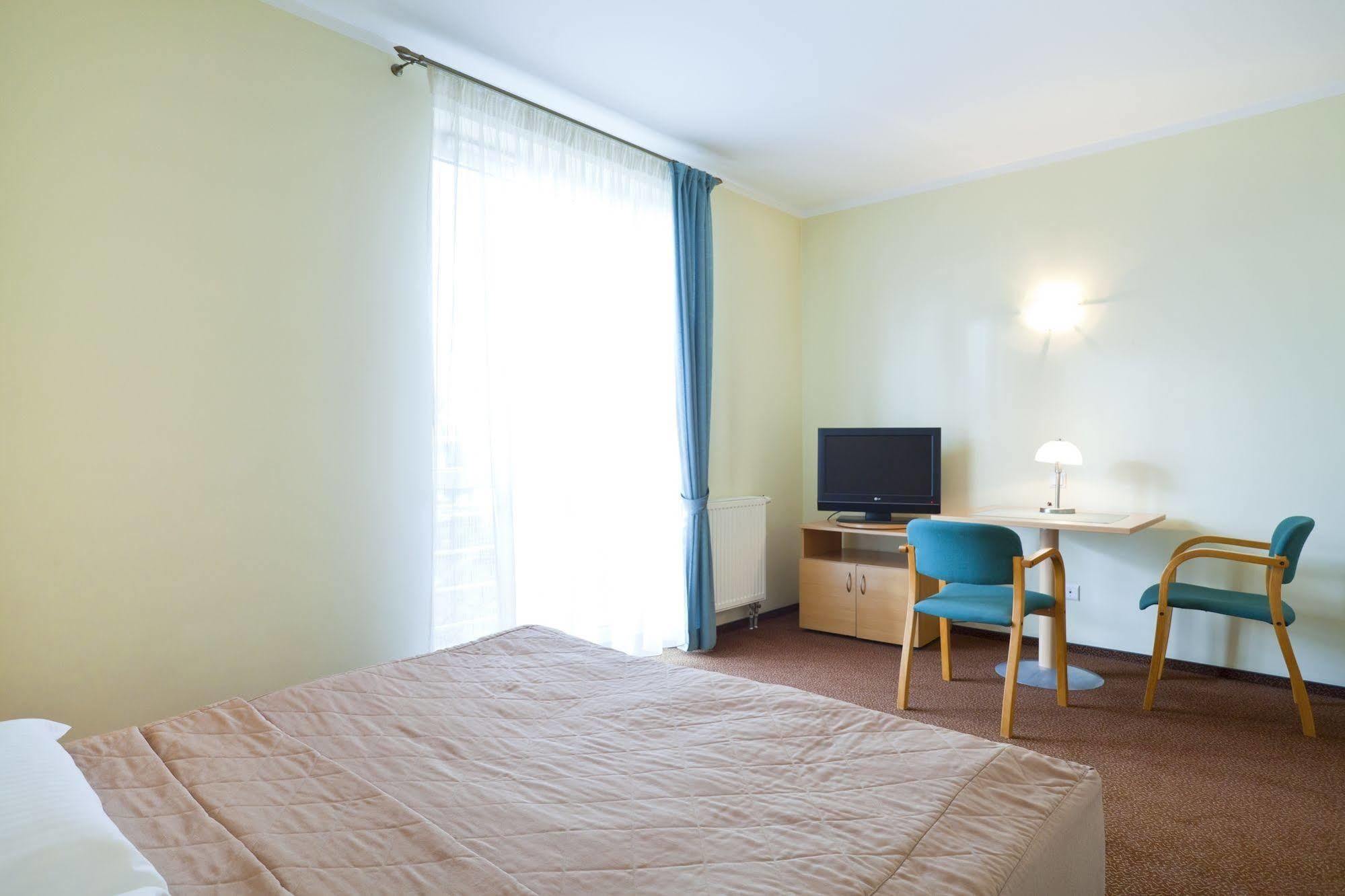 Best Western Plus Hotel Rzeszow City Center Exterior photo